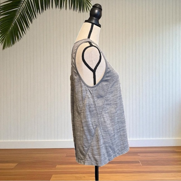 Athleta Grey Open Back Sleeveless Active Tank Top - Medium - Picture 4 of 14